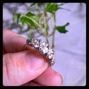 Gorgeous sterling Silver Ring with CZ